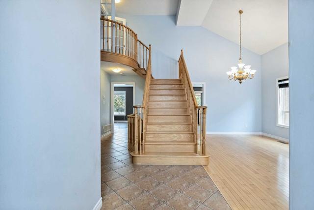 405 Doon South Dr, House detached with 3 bedrooms, 4 bathrooms and 4 parking in Kitchener ON | Image 2