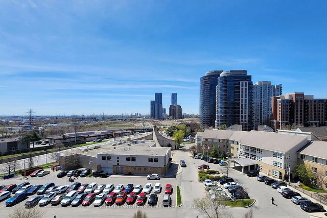 811 - 9 Michael Power Pl, Condo with 1 bedrooms, 1 bathrooms and 1 parking in Toronto ON | Image 9