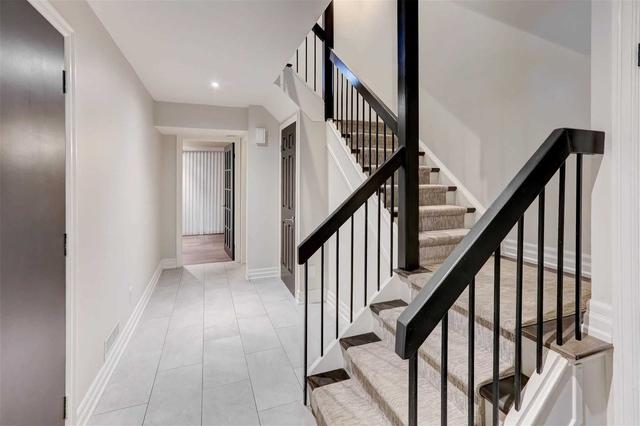 39 - 1060 Walden Cir, Townhouse with 3 bedrooms, 3 bathrooms and 2 parking in Mississauga ON | Image 23