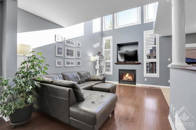 675 Percifor Way, Townhouse with 4 bedrooms, 3 bathrooms and 4 parking in Ottawa ON | Image 7