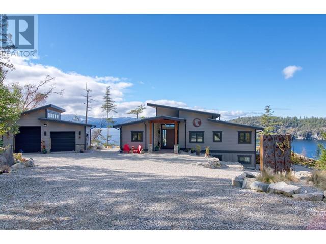 13595 Sakinaw Dr, House detached with 3 bedrooms, 3 bathrooms and 5 parking in Sunshine Coast A BC | Image 2