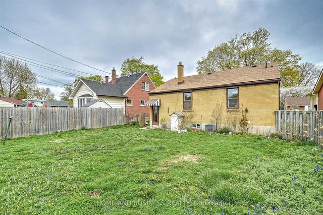 1286 Harrison Ave, House detached with 3 bedrooms, 2 bathrooms and 3 parking in Windsor ON | Image 1