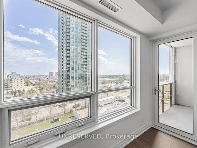 706 - 36 Elm Dr, Condo with 1 bedrooms, 2 bathrooms and 1 parking in Mississauga ON | Image 3