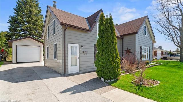 323 Penetangore Row, House detached with 3 bedrooms, 1 bathrooms and 3 parking in Kincardine ON | Image 24