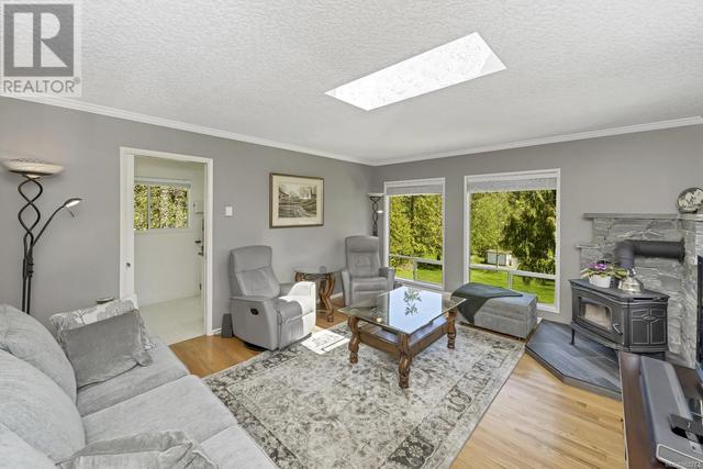 5557 Old West Saanich Rd, House detached with 5 bedrooms, 4 bathrooms and 500 parking in Saanich BC | Image 7
