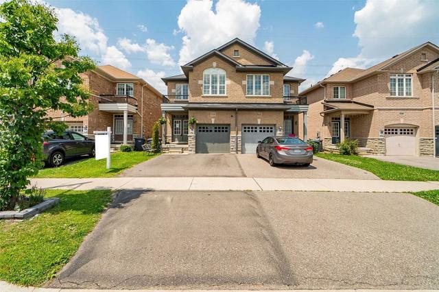 7441 Saint Barbara Blvd, House semidetached with 4 bedrooms, 4 bathrooms and 4 parking in Mississauga ON | Image 12