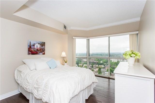 LPH-07 - 880 Dundas St W, Condo with 3 bedrooms, 2 bathrooms and 2 parking in Mississauga ON | Image 13