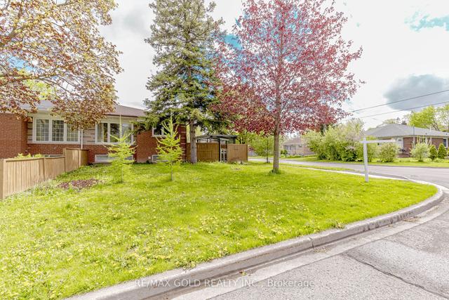 276 Gells Rd, House semidetached with 3 bedrooms, 3 bathrooms and 7 parking in Richmond Hill ON | Image 12