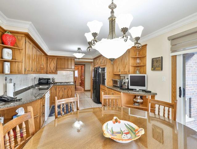 17 Hathor Cres, House detached with 4 bedrooms, 4 bathrooms and 6 parking in Toronto ON | Image 3
