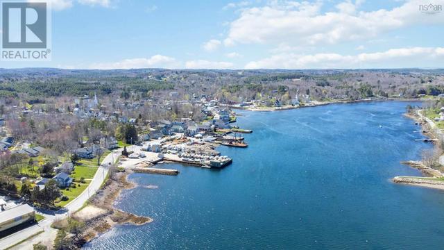 720 Main St, House detached with 3 bedrooms, 2 bathrooms and null parking in Mahone Bay NS | Image 4