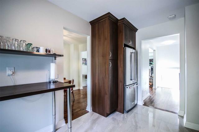 3 Tangle Briarway, Townhouse with 3 bedrooms, 2 bathrooms and 2 parking in Toronto ON | Image 9