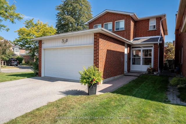 31 Ponymeadow Terr, House detached with 3 bedrooms, 4 bathrooms and 4 parking in Toronto ON | Image 1