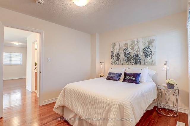 39 Amarillo Rd, Condo with 2 bedrooms, 4 bathrooms and 4 parking in Brampton ON | Image 18