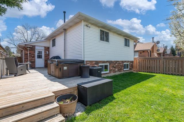 18 Rosewell St, House detached with 3 bedrooms, 2 bathrooms and 6 parking in Hamilton ON | Image 21
