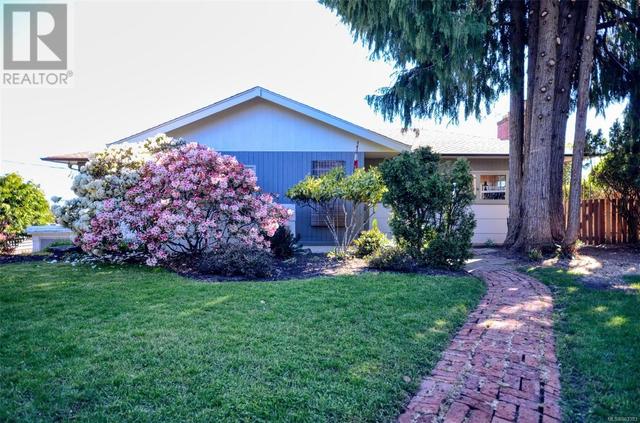 5049 Wesley Rd, House detached with 3 bedrooms, 1 bathrooms and 2 parking in Saanich BC | Image 20