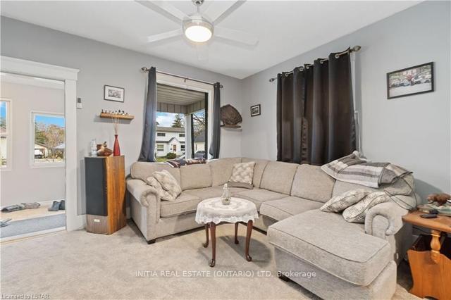384 Savoy St, House detached with 4 bedrooms, 1 bathrooms and 4 parking in Sarnia ON | Image 23