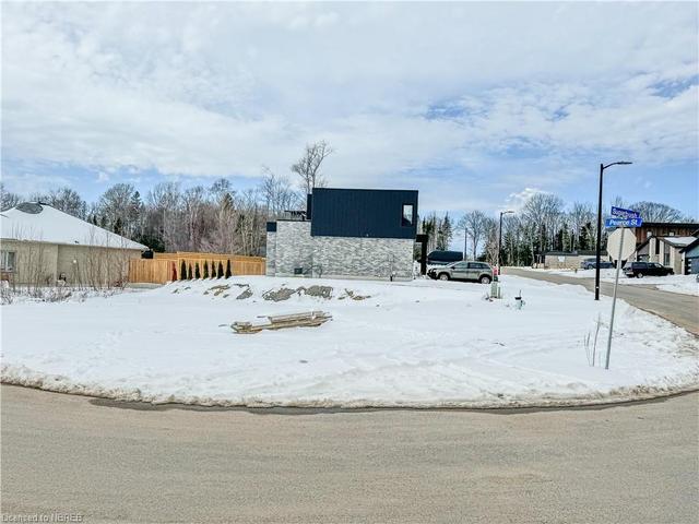 193 Sugarbush St, House detached with 3 bedrooms, 3 bathrooms and 6 parking in North Bay ON | Image 4