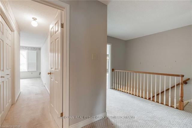 33 - 2 Cadeau Terr, Townhouse with 2 bedrooms, 3 bathrooms and 4 parking in London ON | Image 5