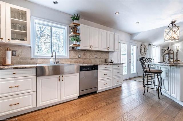2792 Fifth St Louth St, House detached with 4 bedrooms, 2 bathrooms and 8 parking in St. Catharines ON | Image 50