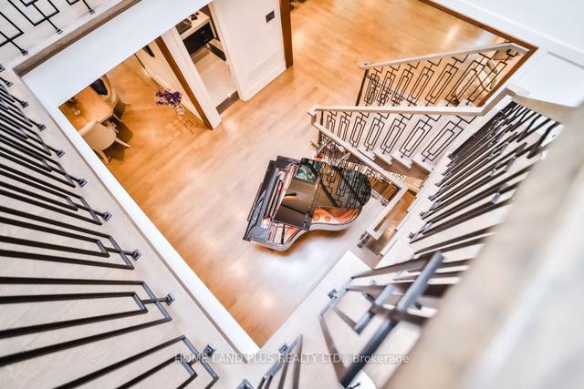 88 Aldershot Cres, House detached with 4 bedrooms, 7 bathrooms and 7 parking in Toronto ON | Image 10