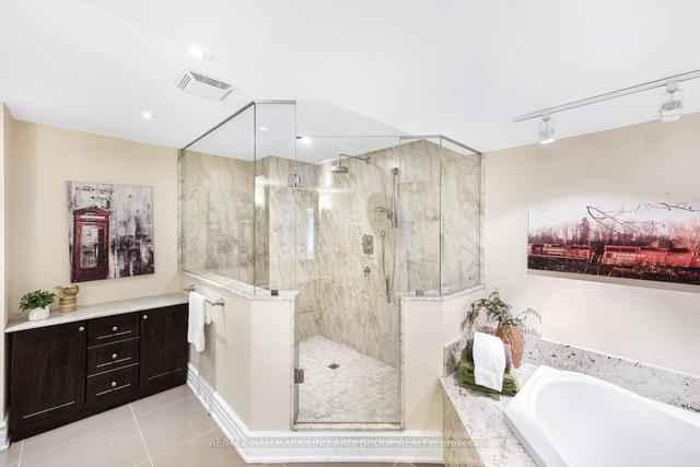 76 Abbruzze Ct, House detached with 4 bedrooms, 5 bathrooms and 20 parking in Vaughan ON | Image 25