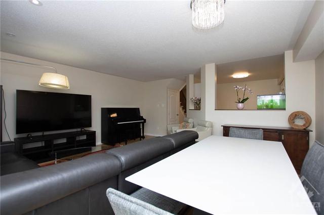 317 Freedom Private, Townhouse with 3 bedrooms, 3 bathrooms and 2 parking in Ottawa ON | Image 12