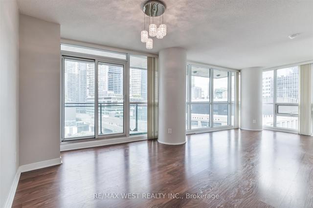 903 - 33 Bay St, Condo with 2 bedrooms, 2 bathrooms and 1 parking in Toronto ON | Image 23