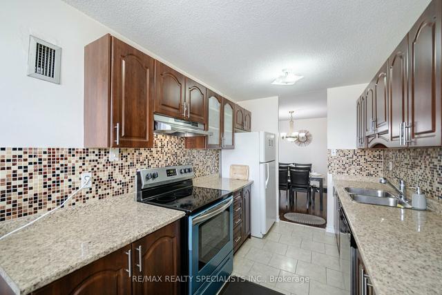 1904 - 21 Knightsbridge Rd, Condo with 2 bedrooms, 1 bathrooms and 1 parking in Brampton ON | Image 4