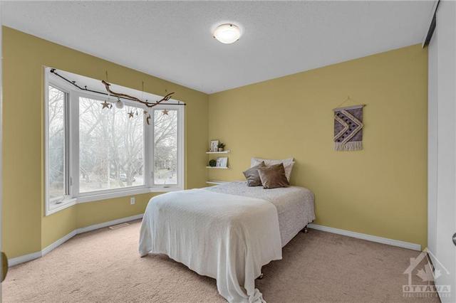 22 Fernbrook Pl, House detached with 3 bedrooms, 3 bathrooms and 6 parking in Ottawa ON | Image 19