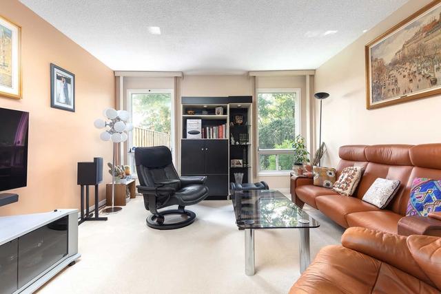 75 Hawkshead Cres, House attached with 3 bedrooms, 3 bathrooms and 3 parking in Toronto ON | Image 15