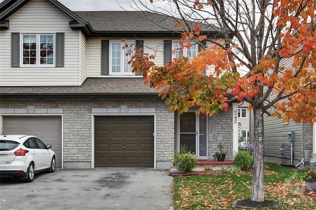 242 Horseshoe Crescent, Home with 3 bedrooms, 3 bathrooms and 2 parking in Ottawa ON | Image 1