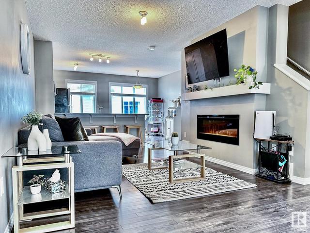 120 - 2905 141 St Sw, House attached with 2 bedrooms, 2 bathrooms and 2 parking in Edmonton AB | Image 2
