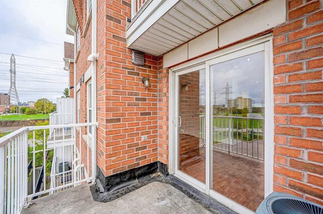 16 - 37 Four Winds Dr, Townhouse with 2 bedrooms, 2 bathrooms and 1 parking in Toronto ON | Image 9