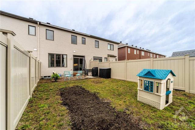 113 Pictou Cres, Townhouse with 3 bedrooms, 3 bathrooms and 3 parking in Ottawa ON | Image 28