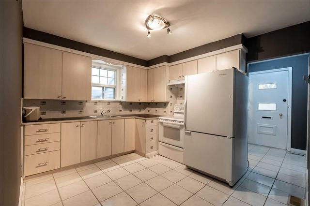 UPPER - 226 Lawrence Ave, House detached with 3 bedrooms, 1 bathrooms and 2 parking in Richmond Hill ON | Image 13