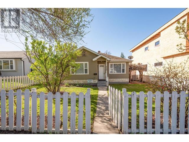 559 Cambridge Ave, House detached with 2 bedrooms, 1 bathrooms and 4 parking in Kelowna BC | Image 6
