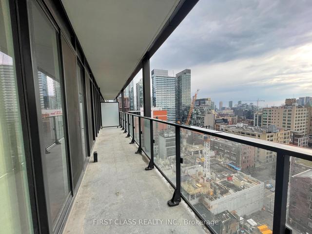 1402 - 125 Peter St, Condo with 2 bedrooms, 2 bathrooms and 1 parking in Toronto ON | Image 7