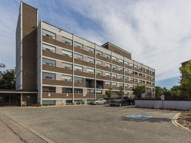 401 - 188 Mill St S, Condo with 2 bedrooms, 1 bathrooms and 1 parking in Brampton ON | Image 1