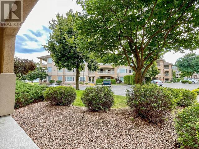 113 - 3870 Brown Rd, Condo with 2 bedrooms, 2 bathrooms and 1 parking in West Kelowna BC | Image 14