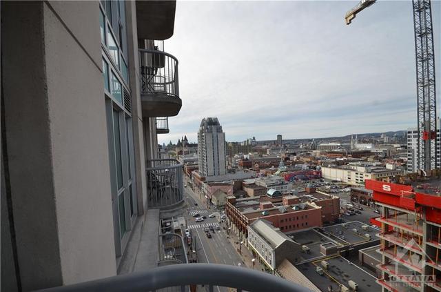 1701 - 200 Rideau Street, Condo with 2 bedrooms, 2 bathrooms and 1 parking in Ottawa ON | Image 3