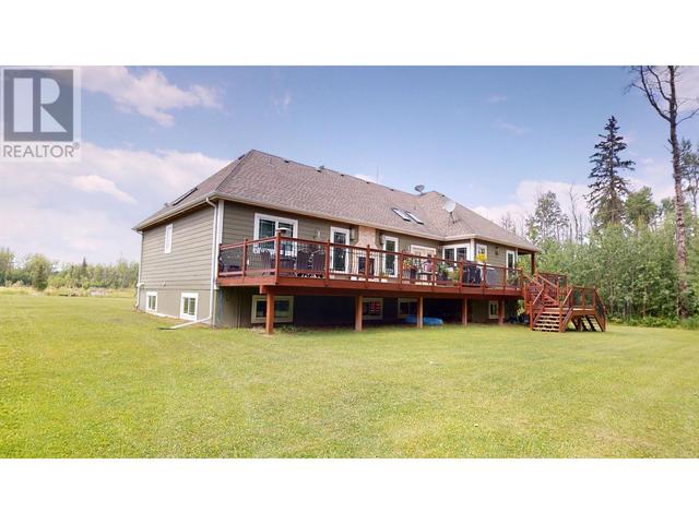 13445 281 Rd, House detached with 5 bedrooms, 4 bathrooms and null parking in Peace River C BC | Image 2