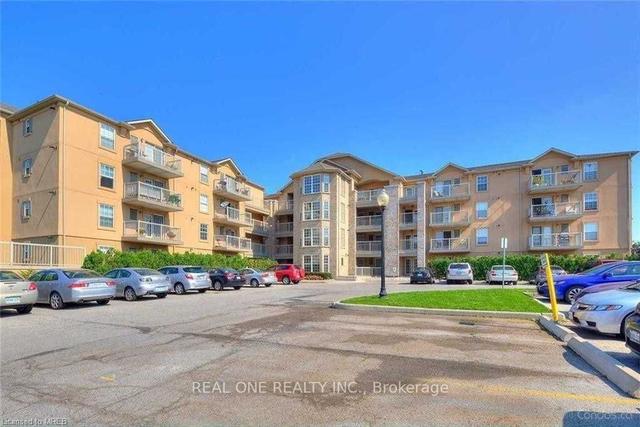 212 - 1460 Bishops Gate, Condo with 3 bedrooms, 2 bathrooms and 3 parking in Oakville ON | Image 12