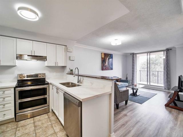306 - 16 Dallimore Cir, Condo with 1 bedrooms, 1 bathrooms and 1 parking in Toronto ON | Image 9