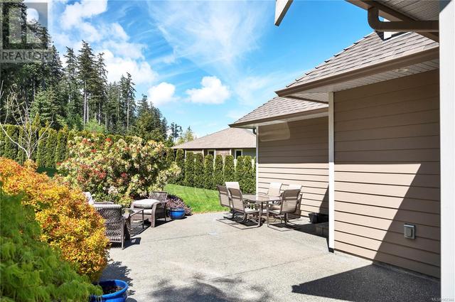 2002 Varsity Dr, House detached with 3 bedrooms, 4 bathrooms and 4 parking in Campbell River BC | Image 56