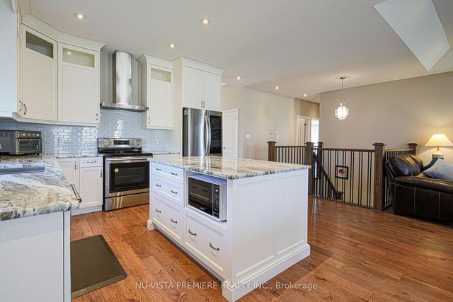 116 Woodholme Close, Condo with 3 bedrooms, 3 bathrooms and 4 parking in London ON | Image 4