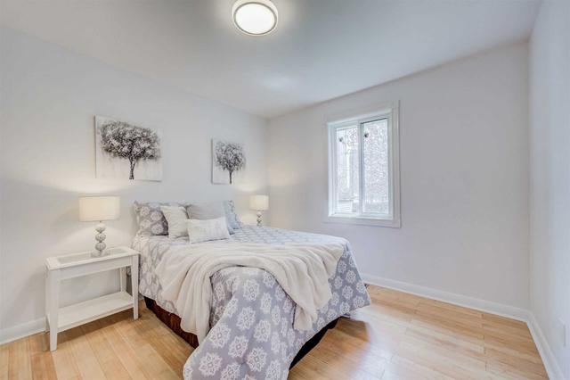 7 Collingwood St, House detached with 3 bedrooms, 4 bathrooms and 5 parking in Toronto ON | Image 6