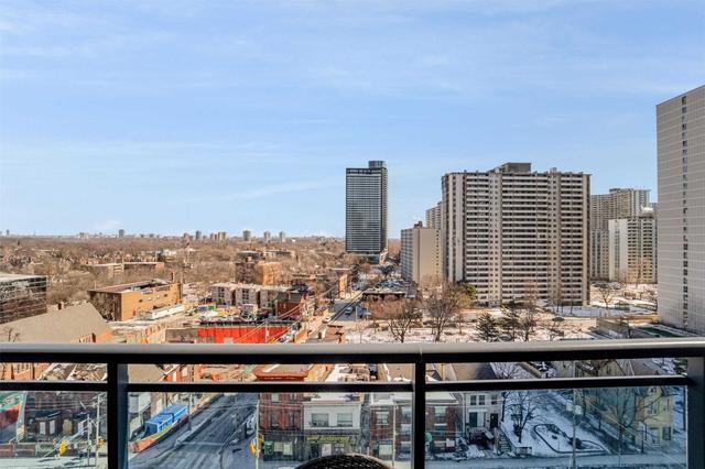 1002 - 28 Linden St, Condo with 2 bedrooms, 2 bathrooms and 1 parking in Toronto ON | Image 4