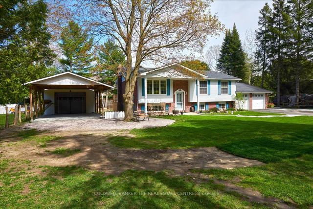3929 Rosemary Ln, House detached with 3 bedrooms, 2 bathrooms and 8 parking in Innisfil ON | Image 18