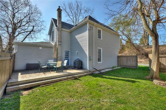 4226 Terrace Ave, House detached with 2 bedrooms, 2 bathrooms and 3 parking in Niagara Falls ON | Image 18