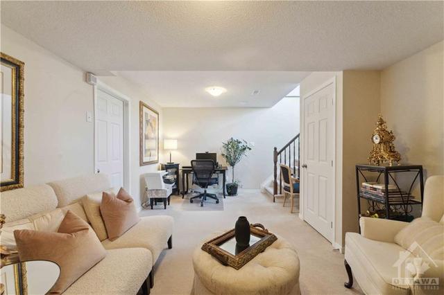 224 Macoun Cir, Townhouse with 3 bedrooms, 3 bathrooms and 3 parking in Ottawa ON | Image 26